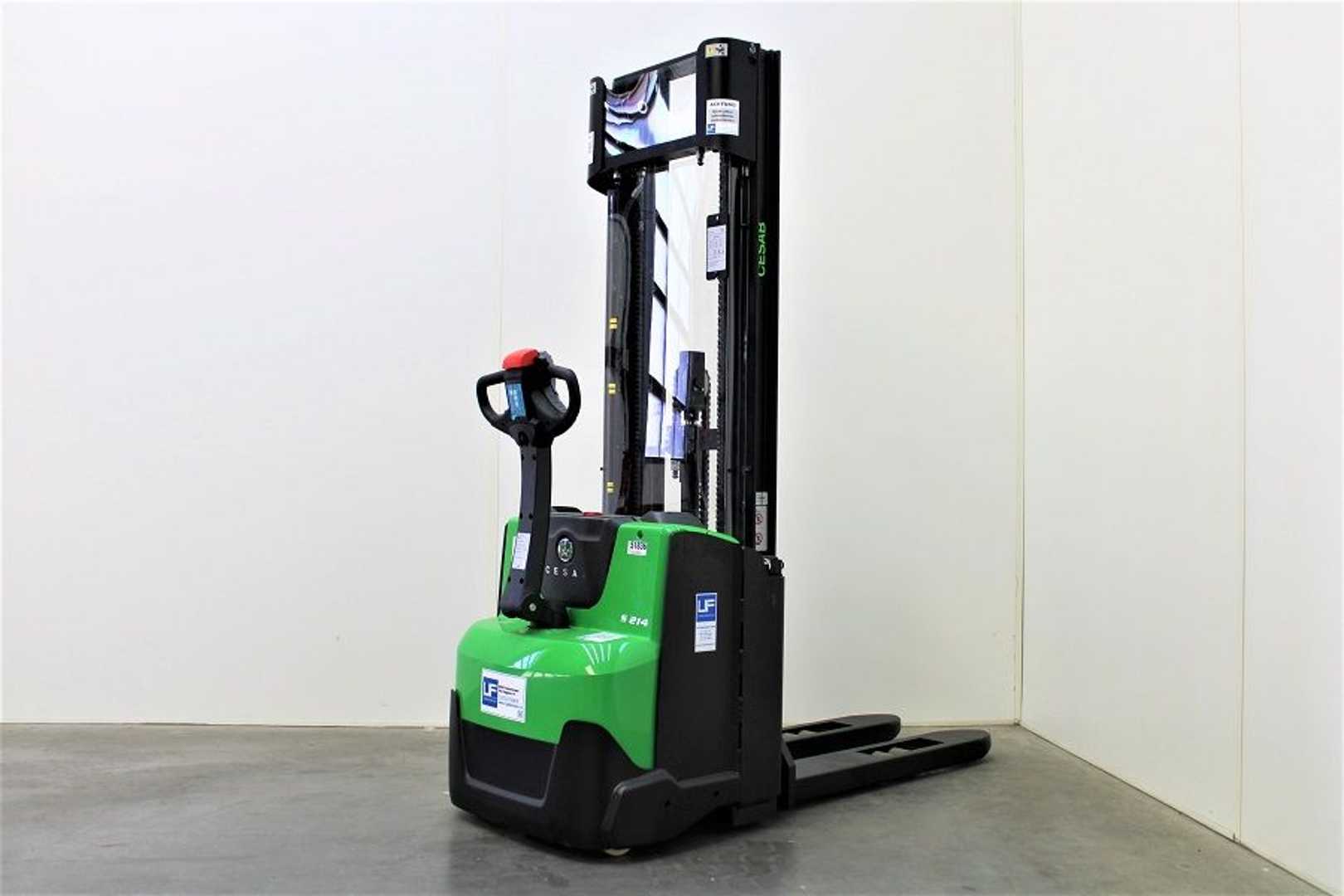 Used Forklift Cesab S 214 / 475 Aukšto kėlimo krautuvas su grąžulu (Image 5) Used Forklift Cesab S 214 / 475 Aukšto kėlimo krautuvas su grąžulu (Image 5)