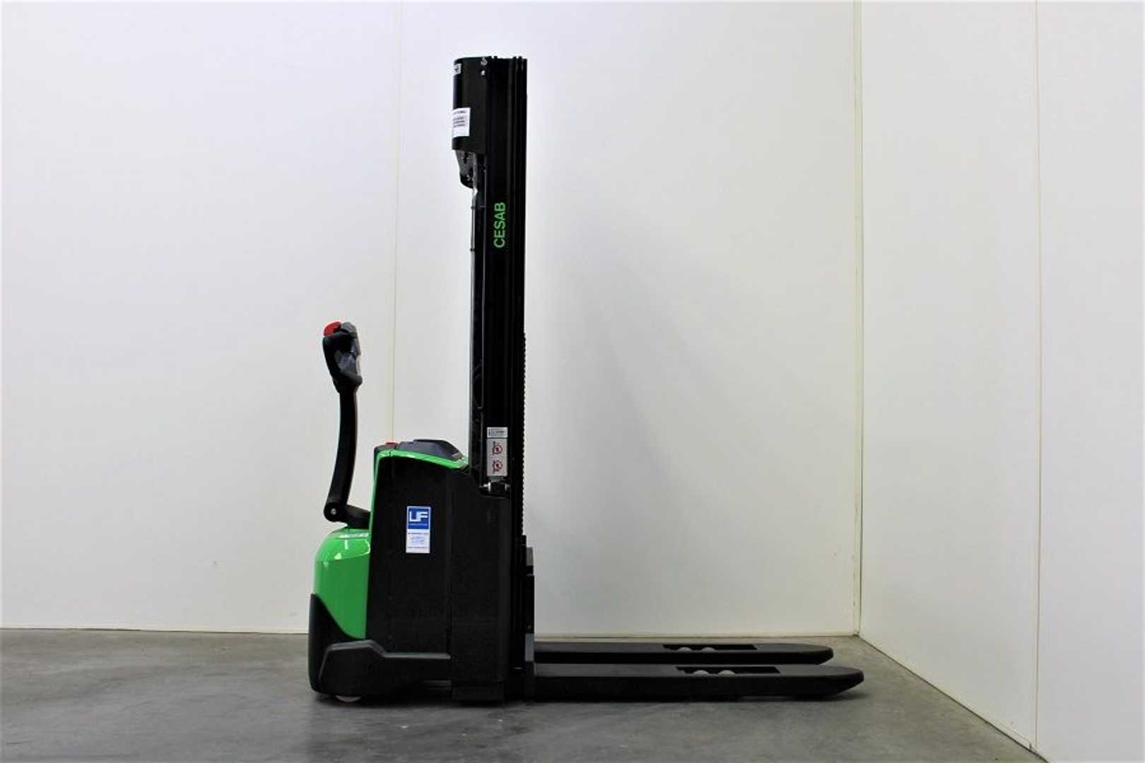 Used Forklift Cesab S 214 / 475 Aukšto kėlimo krautuvas su grąžulu (Image 6) Used Forklift Cesab S 214 / 475 Aukšto kėlimo krautuvas su grąžulu (Image 6)