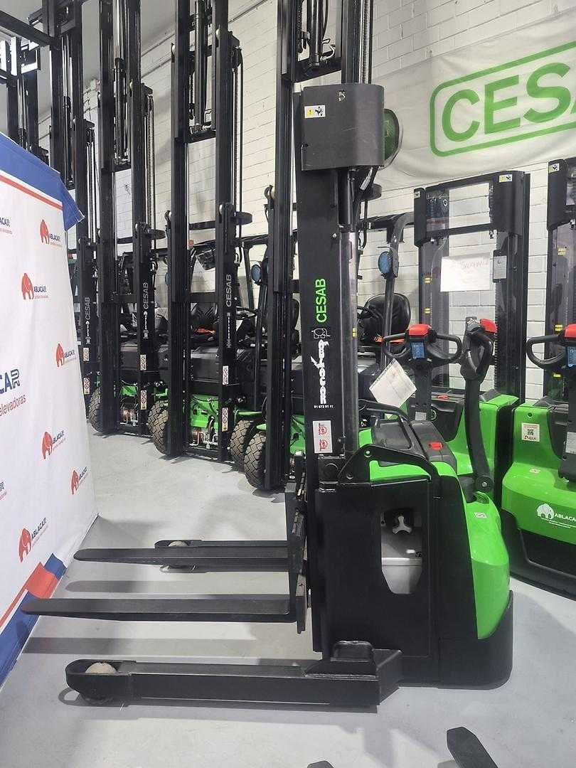 Used Forklift Cesab S214s Aukšto kėlimo krautuvas su grąžulu (Image 3) Used Forklift Cesab S214s Aukšto kėlimo krautuvas su grąžulu (Image 3)