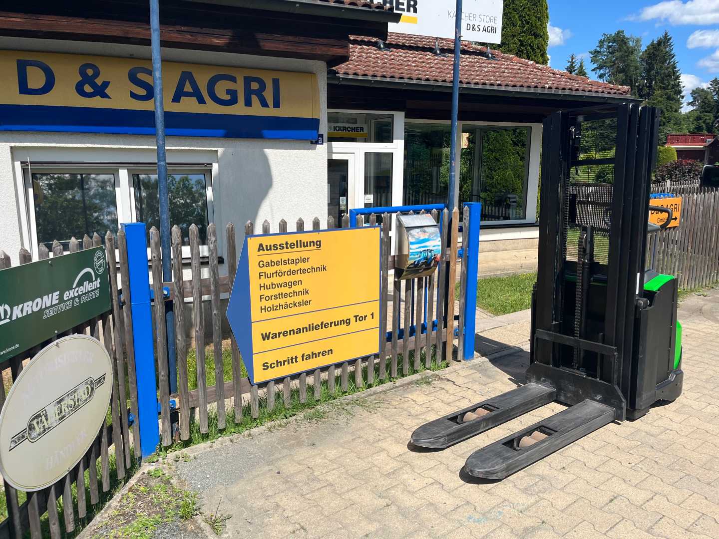 Used Forklift Cesab S214 Aukšto kėlimo krautuvas su grąžulu (Image 1) Used Forklift Cesab S214 Aukšto kėlimo krautuvas su grąžulu (Image 1)