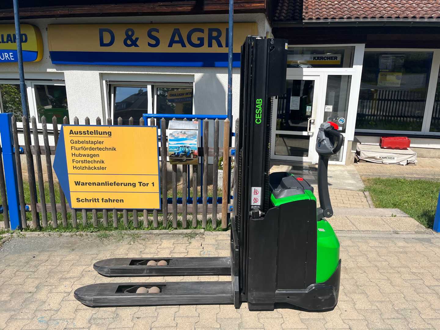 Used Forklift Cesab S214 Aukšto kėlimo krautuvas su grąžulu (Image 2) Used Forklift Cesab S214 Aukšto kėlimo krautuvas su grąžulu (Image 2)