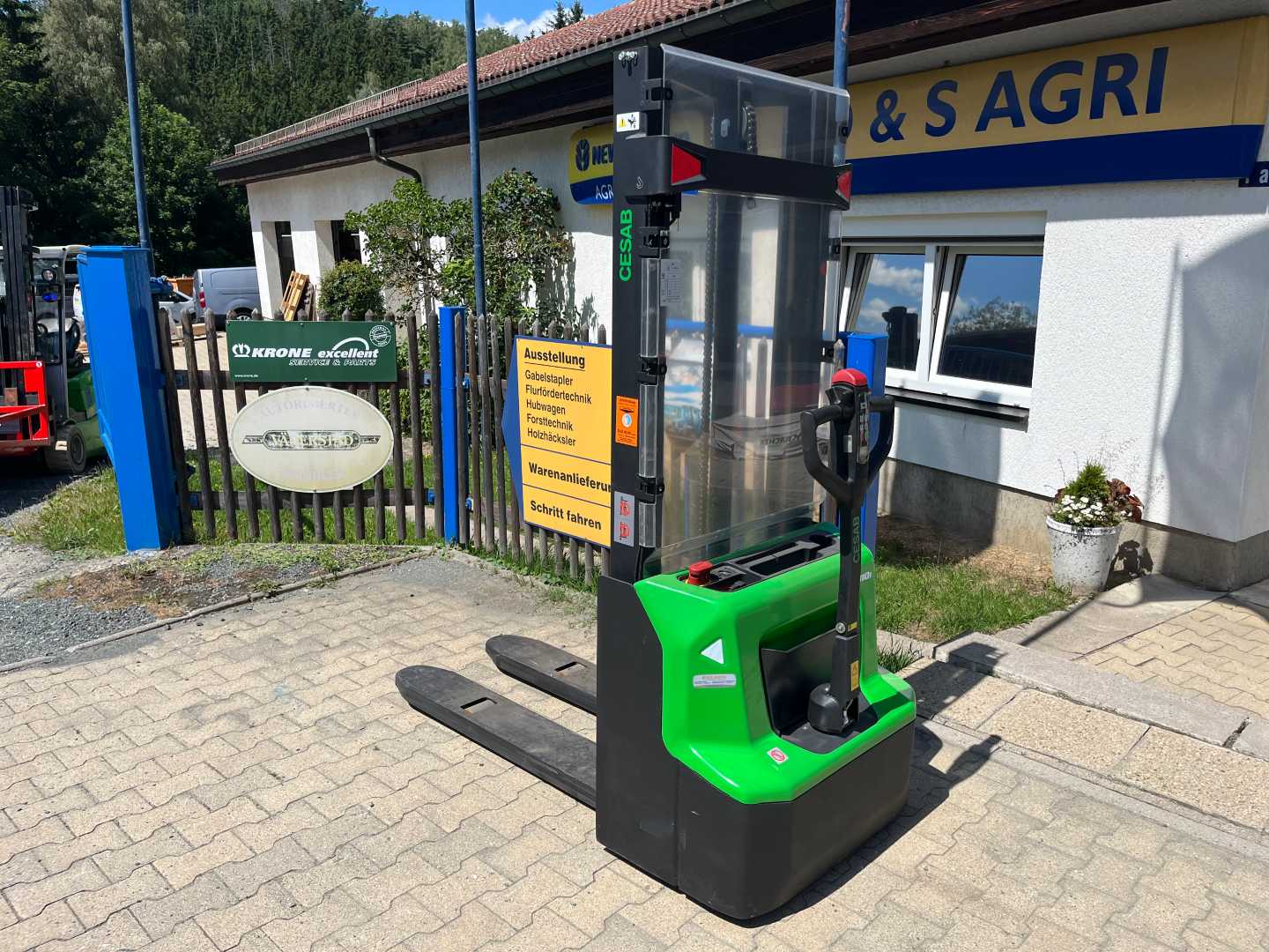 Used Forklift Cesab S010i Aukšto kėlimo krautuvas su grąžulu (Image 3) Used Forklift Cesab S010i Aukšto kėlimo krautuvas su grąžulu (Image 3)