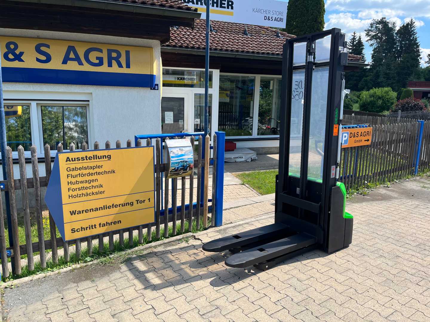 Used Forklift Cesab S010i Aukšto kėlimo krautuvas su grąžulu (Image 1) Used Forklift Cesab S010i Aukšto kėlimo krautuvas su grąžulu (Image 1)
