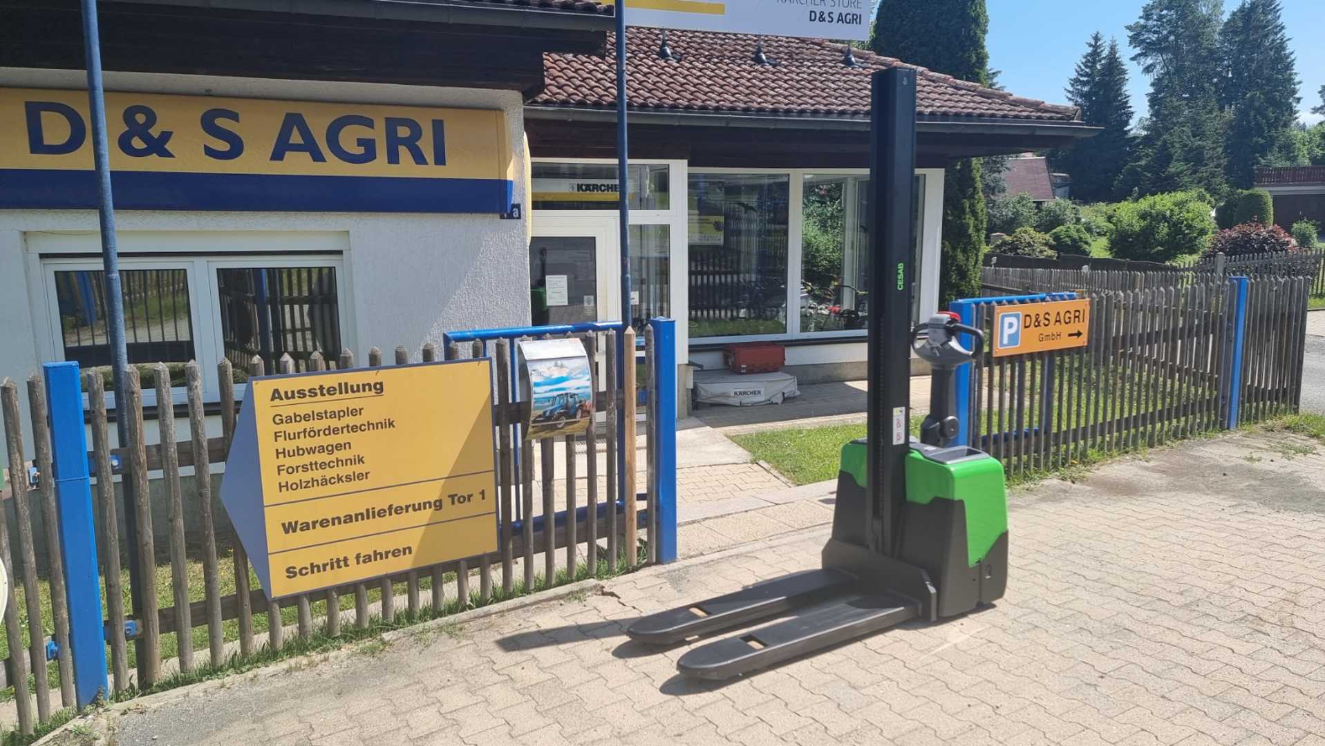 Used Forklift Cesab S110 Aukšto kėlimo krautuvas su grąžulu (Image 1) Used Forklift Cesab S110 Aukšto kėlimo krautuvas su grąžulu (Image 1)