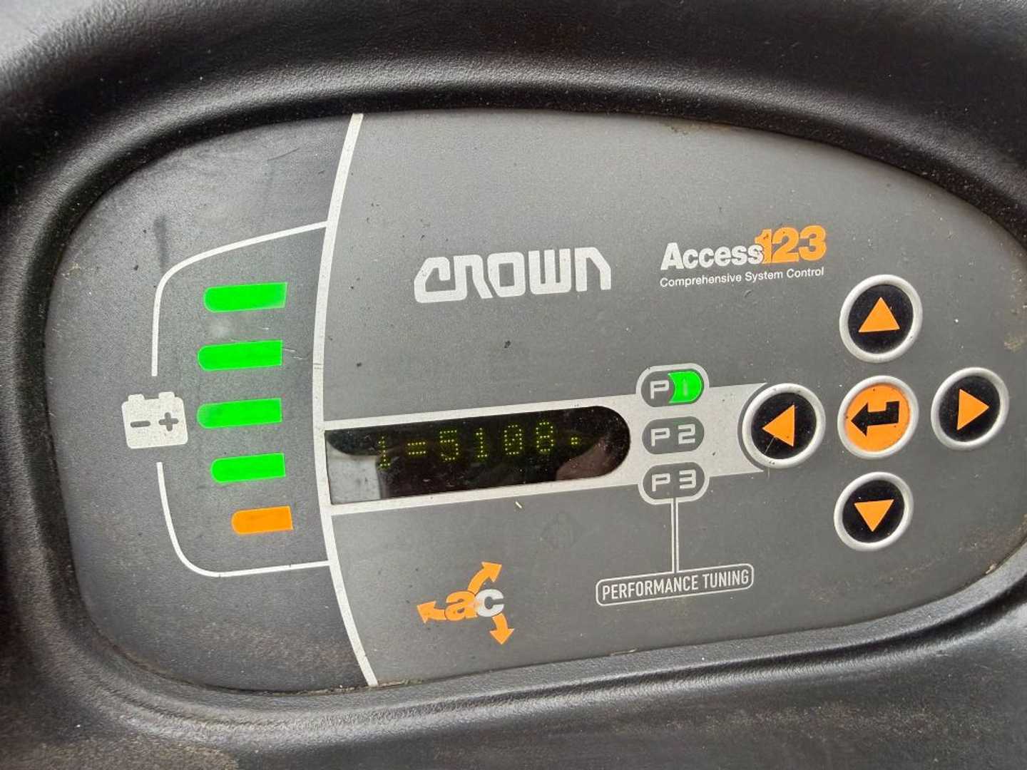 Used Forklift Crown DT 3040 Baujahr 2017/ Stunden 5108 Akku 2020 Aukšto kėlimo krautuvas su grąžulu (Image 5) Used Forklift Crown DT 3040 Baujahr 2017/ Stunden 5108 Akku 2020 Aukšto kėlimo krautuvas su grąžulu (Image 5)