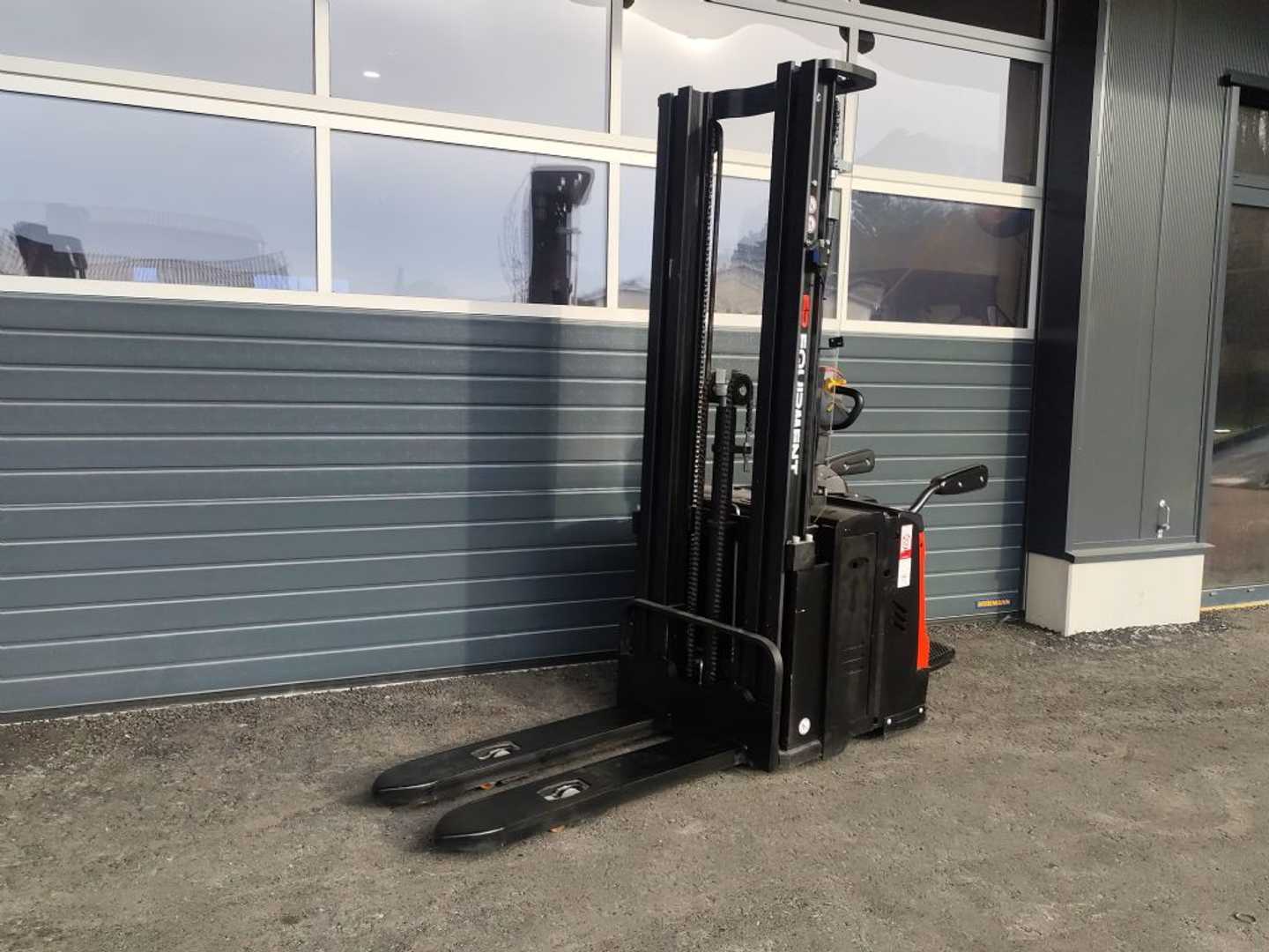 Used Forklift EP ES16-RSI LI Vorführmaschine Aukšto kėlimo krautuvas su grąžulu (Image 3) Used Forklift EP ES16-RSI LI Vorführmaschine Aukšto kėlimo krautuvas su grąžulu (Image 3)