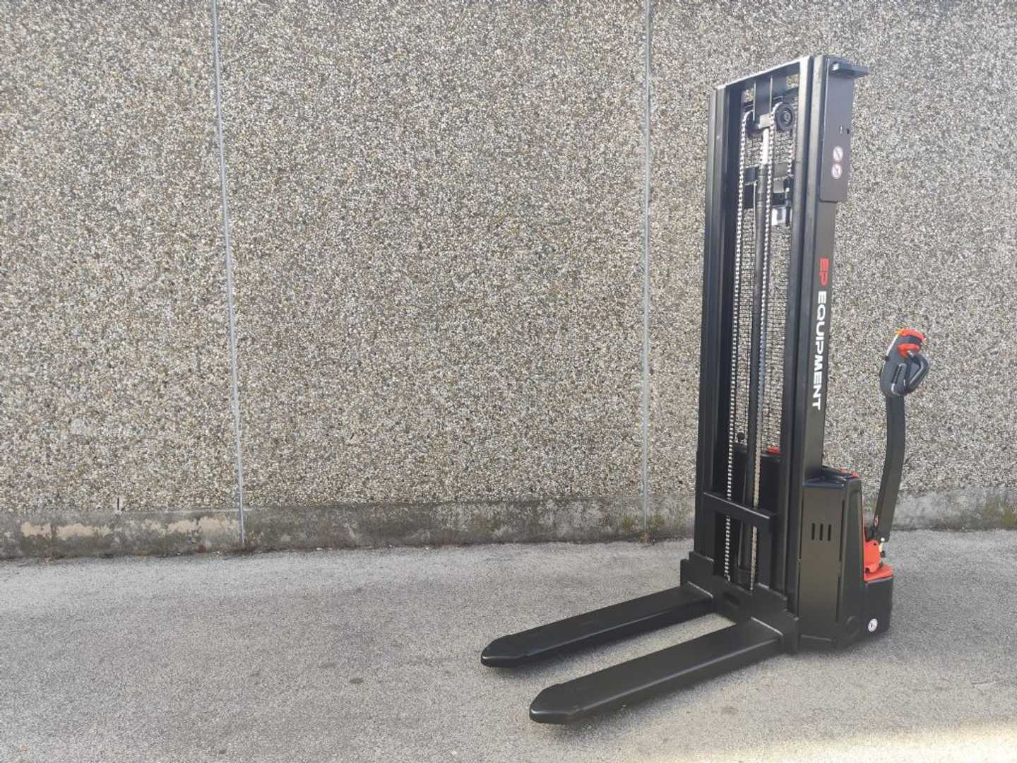 Used Forklift EP DS3 NEUMASCHINE Aukšto kėlimo krautuvas su grąžulu (Image 2)