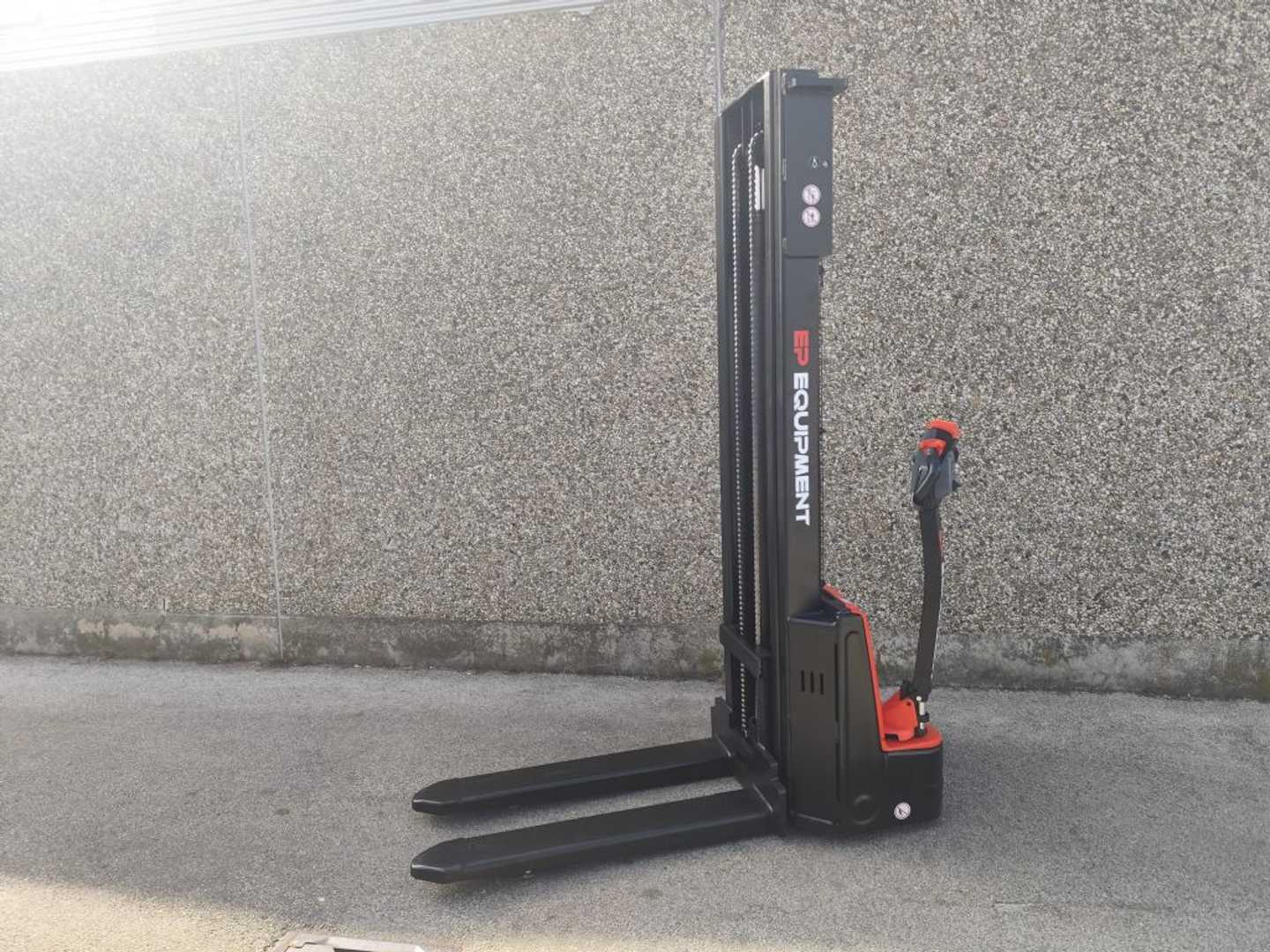 Used Forklift EP DS3 NEUMASCHINE Aukšto kėlimo krautuvas su grąžulu (Image 2)