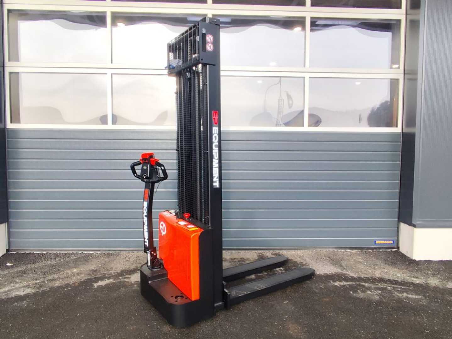 Used Forklift EP ESL122 Lithium NEUMASCHINE Aukšto kėlimo krautuvas su grąžulu (Image 2) Used Forklift EP ESL122 Lithium NEUMASCHINE Aukšto kėlimo krautuvas su grąžulu (Image 2)