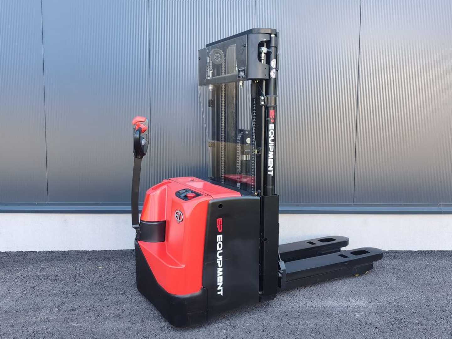 Used Forklift EP WSI161 NEUMASCHINE Aukšto kėlimo krautuvas su grąžulu (Image 3) Used Forklift EP WSI161 NEUMASCHINE Aukšto kėlimo krautuvas su grąžulu (Image 3)