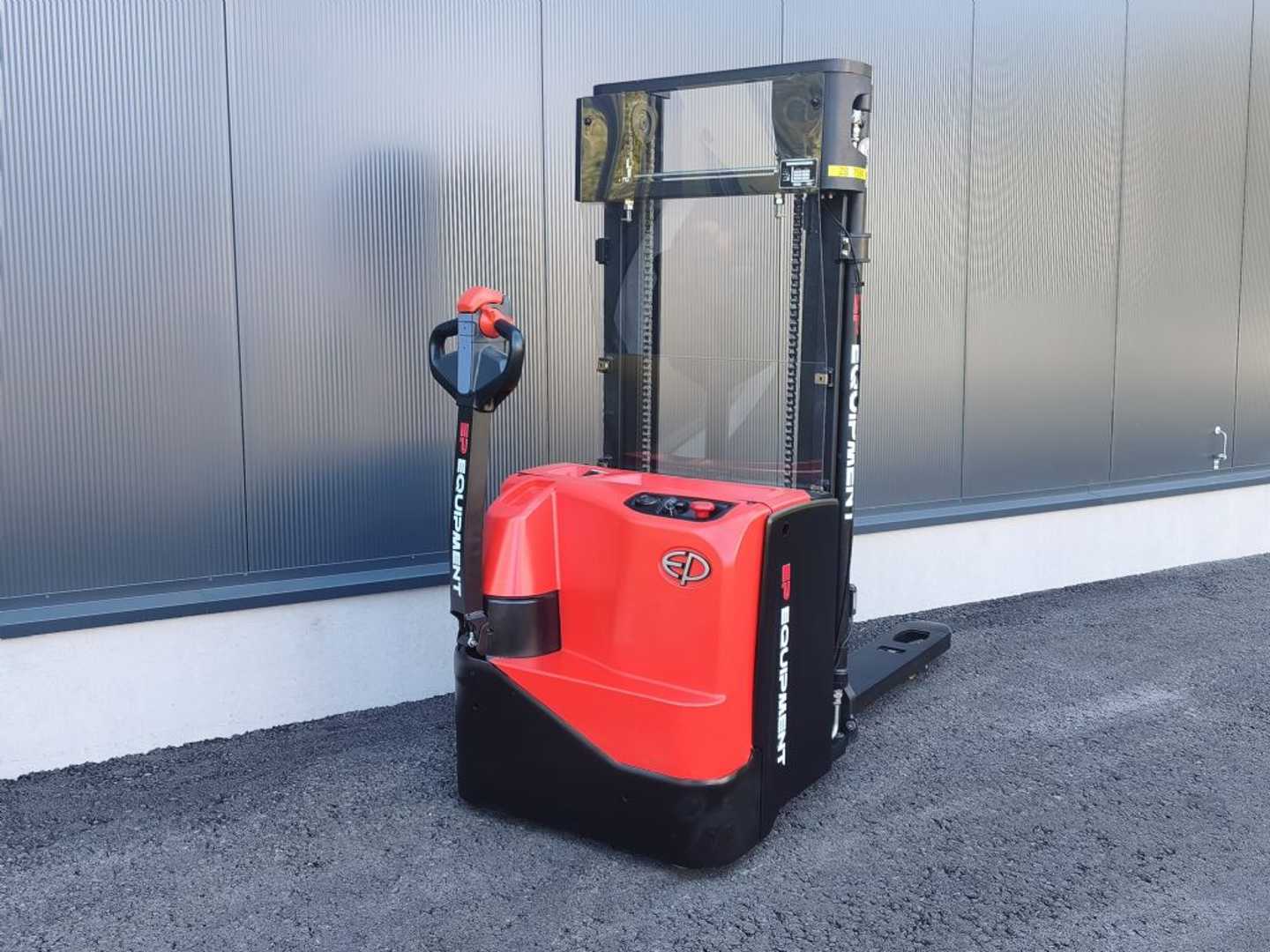 Used Forklift EP WSI161 NEUMASCHINE Aukšto kėlimo krautuvas su grąžulu (Image 4) Used Forklift EP WSI161 NEUMASCHINE Aukšto kėlimo krautuvas su grąžulu (Image 4)