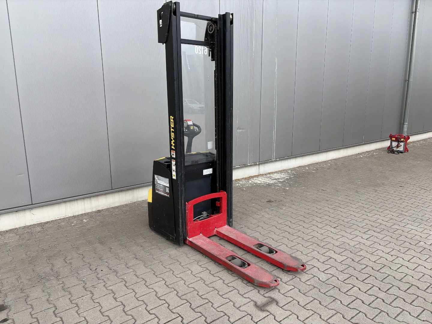 Used Forklift Hyster S1.2 Aukšto kėlimo krautuvas su grąžulu (Image 2) Used Forklift Hyster S1.2 Aukšto kėlimo krautuvas su grąžulu (Image 2)