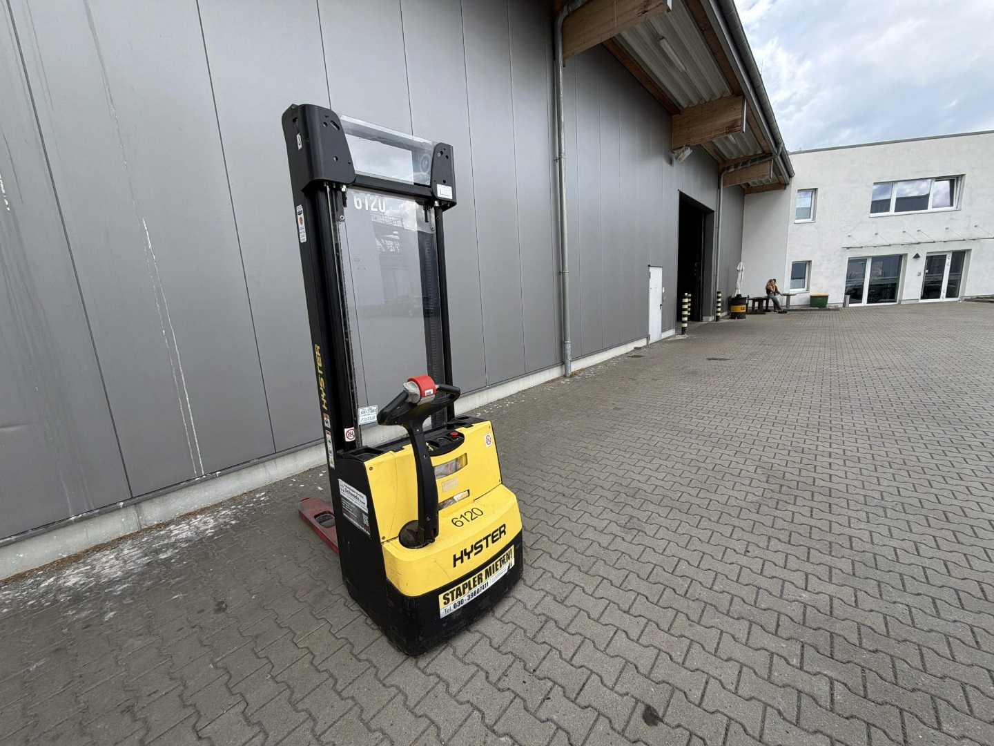 Used Forklift Hyster S1.2 Aukšto kėlimo krautuvas su grąžulu (Image 4) Used Forklift Hyster S1.2 Aukšto kėlimo krautuvas su grąžulu (Image 4)