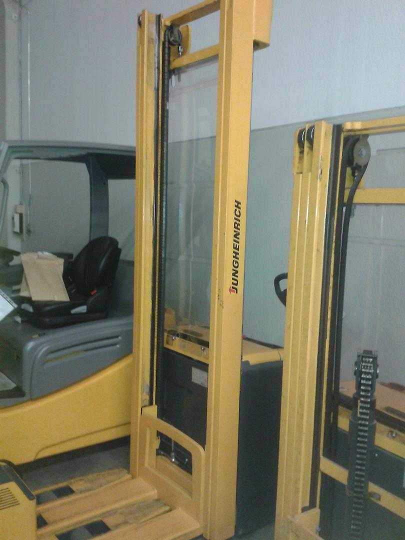 Used Forklift Jungheinrich EJC112 Aukšto kėlimo krautuvas su grąžulu (Image 2)