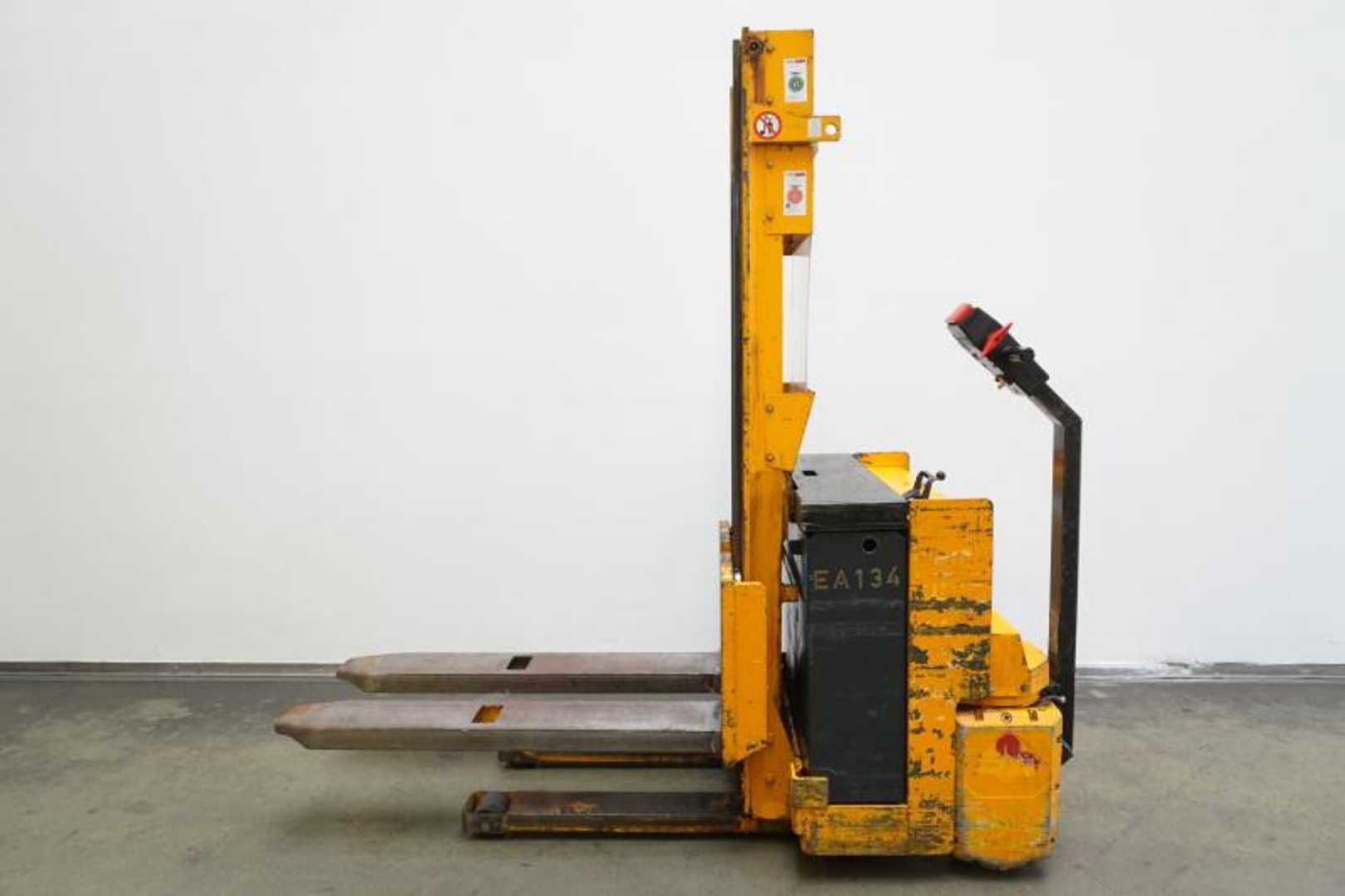 Used Forklift Jungheinrich EJC12,5G Aukšto kėlimo krautuvas su grąžulu (Image 2) Used Forklift Jungheinrich EJC12,5G Aukšto kėlimo krautuvas su grąžulu (Image 2)