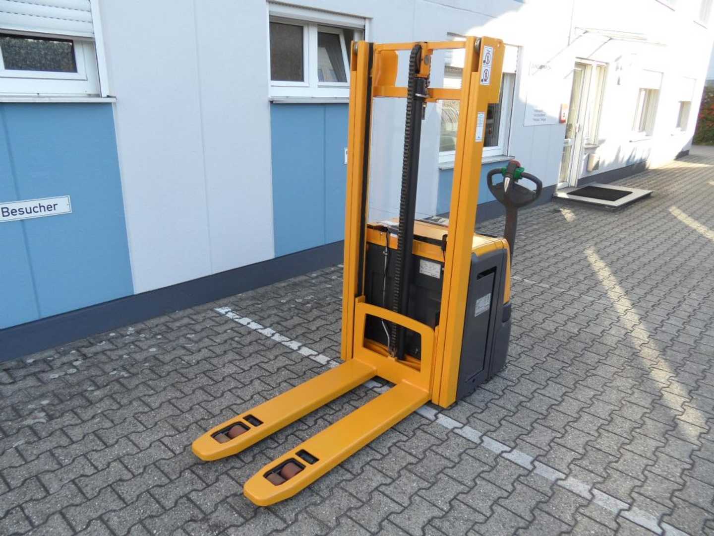 Used Forklift Jungheinrich EJC 212z - neue Batterie - Initialhub (Basishub) Aukšto kėlimo krautuvas su grąžulu (Image 3) Used Forklift Jungheinrich EJC 212z - neue Batterie - Initialhub (Basishub) Aukšto kėlimo krautuvas su grąžulu (Image 3)