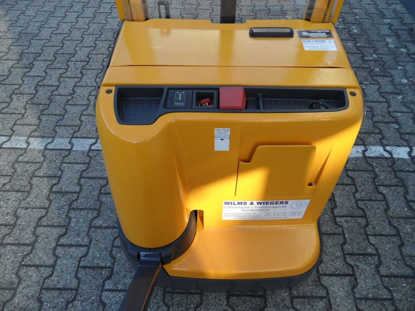 Used Forklift Jungheinrich EJC 212z - neue Batterie - Initialhub (Basishub) Aukšto kėlimo krautuvas su grąžulu (Image 7) Used Forklift Jungheinrich EJC 212z - neue Batterie - Initialhub (Basishub) Aukšto kėlimo krautuvas su grąžulu (Image 7)