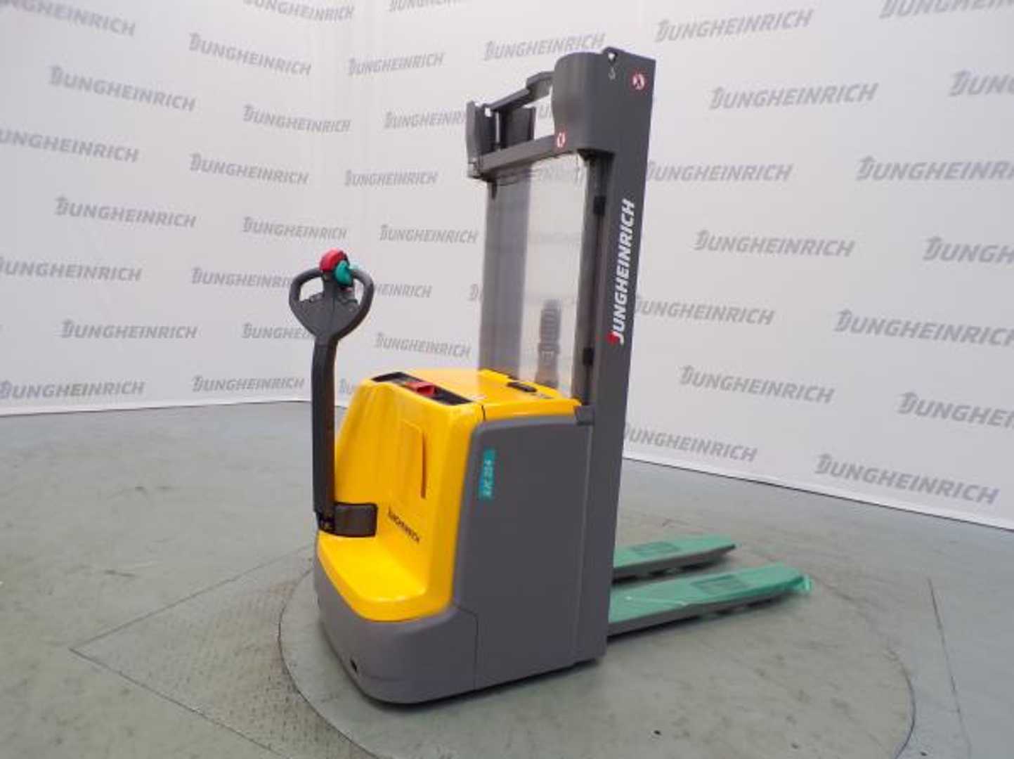 Used Forklift Jungheinrich EJC 214 115-290 ZZ Aukšto kėlimo krautuvas su grąžulu (Image 1) Used Forklift Jungheinrich EJC 214 115-290 ZZ Aukšto kėlimo krautuvas su grąžulu (Image 1)