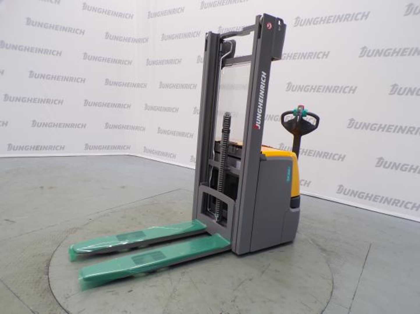 Used Forklift Jungheinrich EJC 214 115-290 ZZ Aukšto kėlimo krautuvas su grąžulu (Image 2) Used Forklift Jungheinrich EJC 214 115-290 ZZ Aukšto kėlimo krautuvas su grąžulu (Image 2)