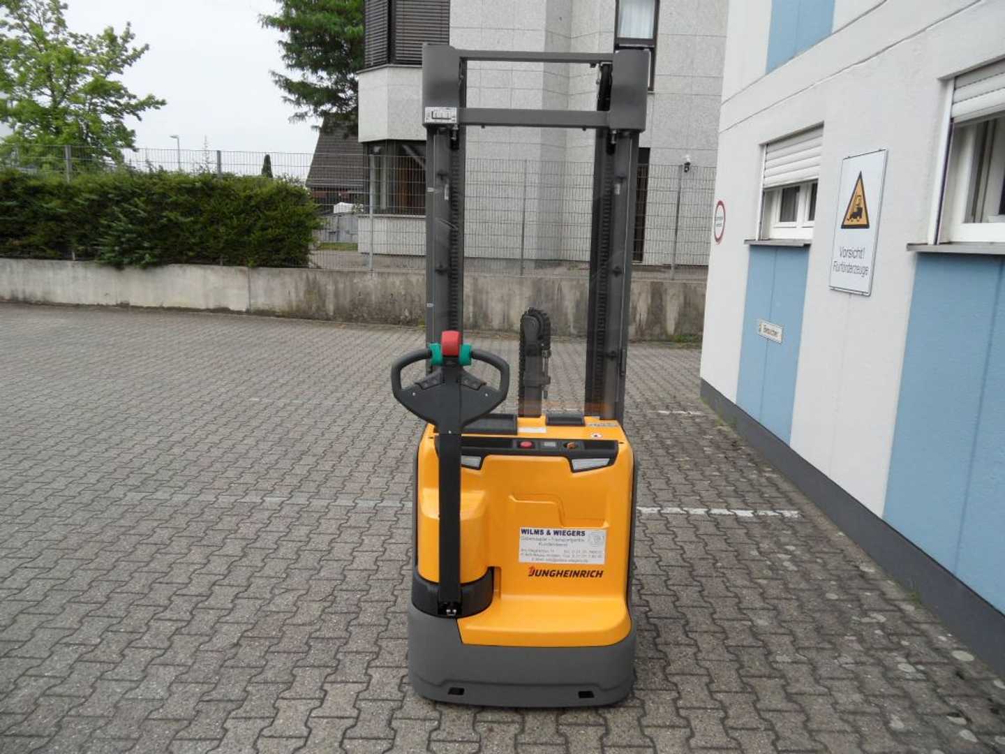 Used Forklift Jungheinrich EJC 214 - 5,35 m Triplex - 265 Stunden Aukšto kėlimo krautuvas su grąžulu (Image 9) Used Forklift Jungheinrich EJC 214 - 5,35 m Triplex - 265 Stunden Aukšto kėlimo krautuvas su grąžulu (Image 9)