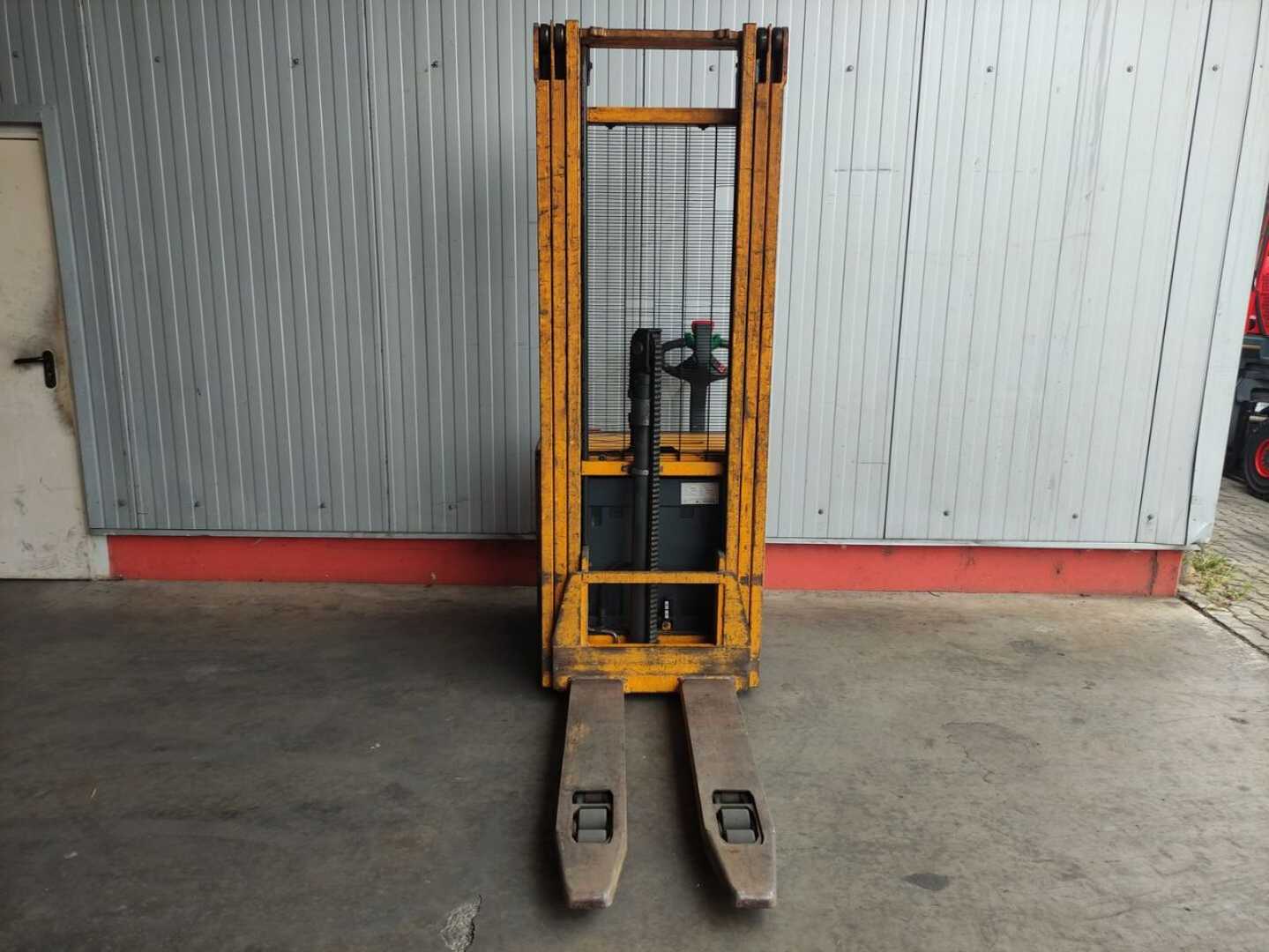 Used Forklift Jungheinrich EJC Z16 Aukšto kėlimo krautuvas su grąžulu (Image 3) Used Forklift Jungheinrich EJC Z16 Aukšto kėlimo krautuvas su grąžulu (Image 3)