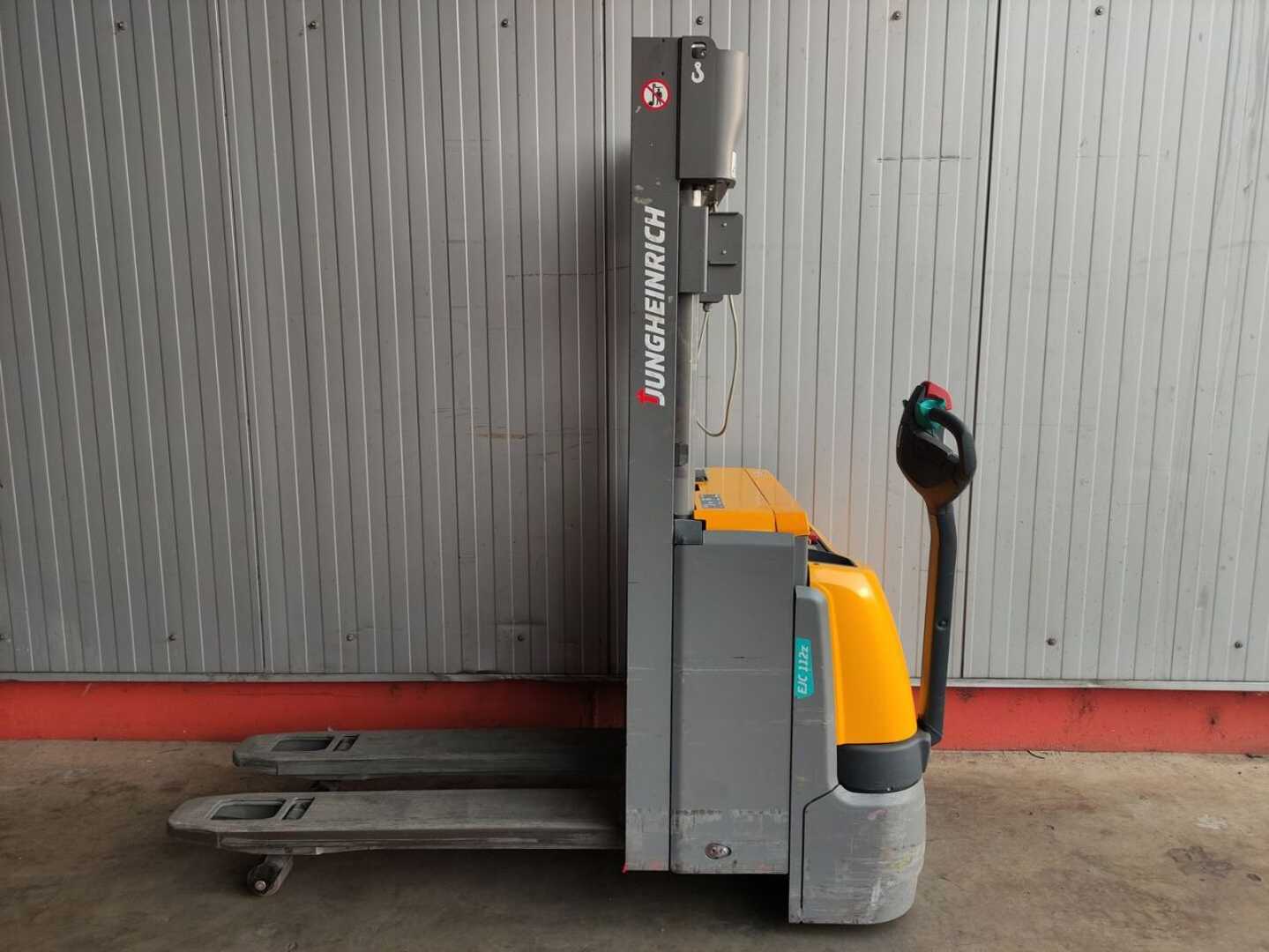 Used Forklift Jungheinrich EJC 112z Aukšto kėlimo krautuvas su grąžulu (Image 1)