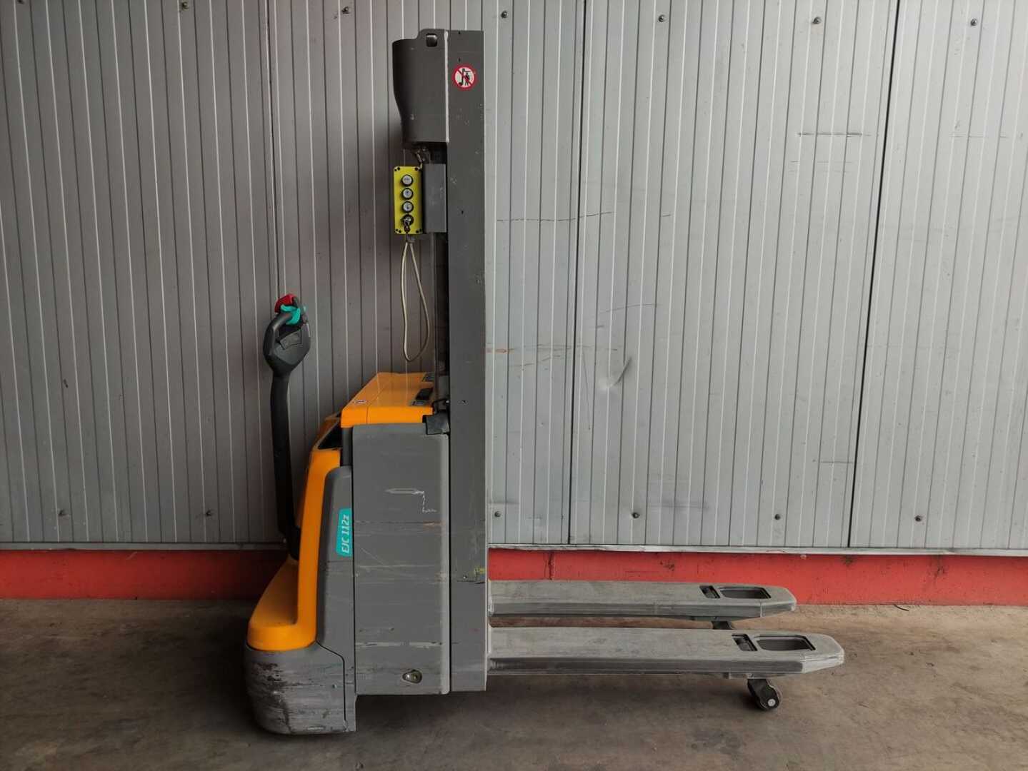 Used Forklift Jungheinrich EJC 112z Aukšto kėlimo krautuvas su grąžulu (Image 2)