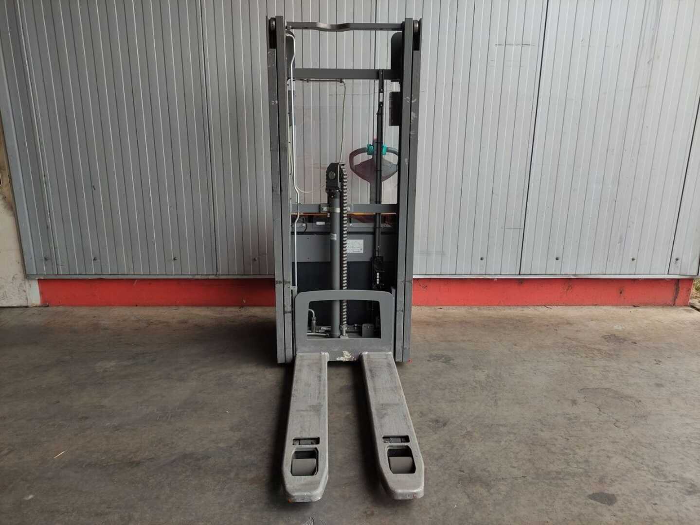 Used Forklift Jungheinrich EJC 112z Aukšto kėlimo krautuvas su grąžulu (Image 3)