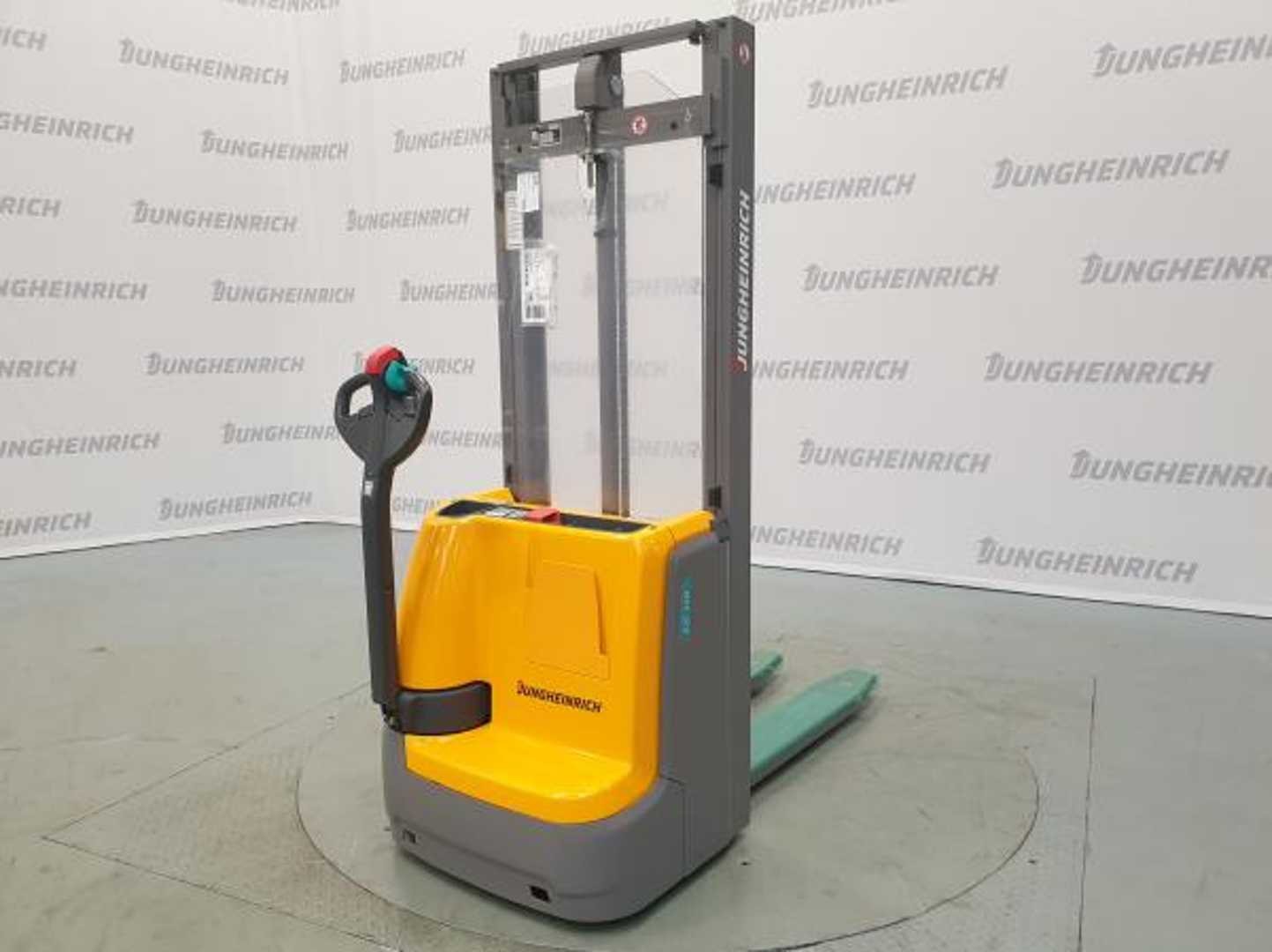 Used Forklift Jungheinrich EJC 110 115-320 ZT Aukšto kėlimo krautuvas su grąžulu (Image 1) Used Forklift Jungheinrich EJC 110 115-320 ZT Aukšto kėlimo krautuvas su grąžulu (Image 1)