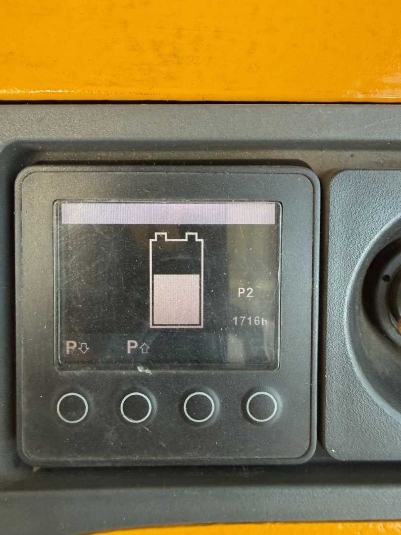 Used Forklift Jungheinrich EJC 220 G / 1716 Std. / Lack NEU Aukšto kėlimo krautuvas su grąžulu (Image 6) Used Forklift Jungheinrich EJC 220 G / 1716 Std. / Lack NEU Aukšto kėlimo krautuvas su grąžulu (Image 6)