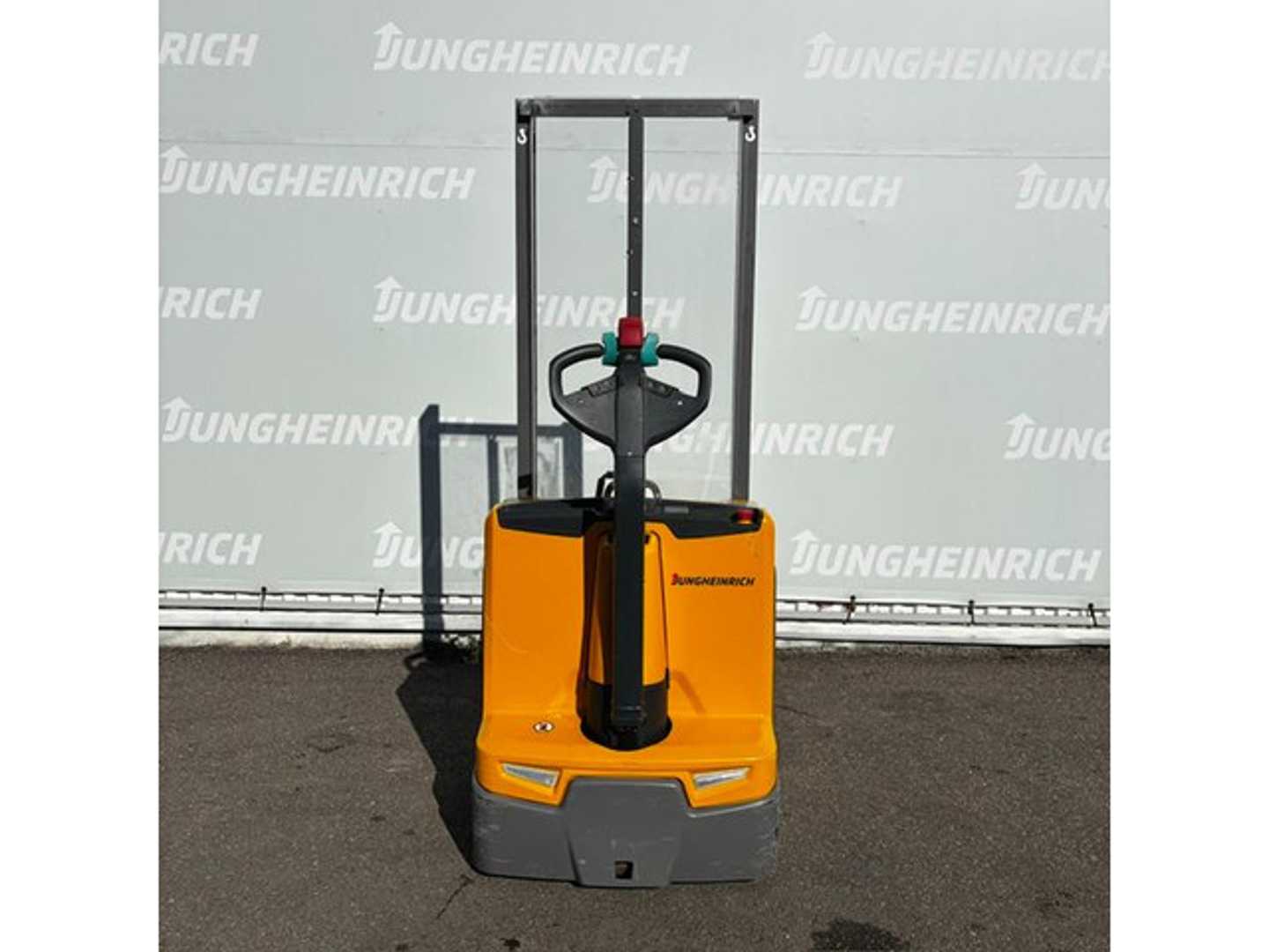 Used Forklift Jungheinrich EJD 120 150 E Aukšto kėlimo krautuvas su grąžulu (Image 4) Used Forklift Jungheinrich EJD 120 150 E Aukšto kėlimo krautuvas su grąžulu (Image 4)