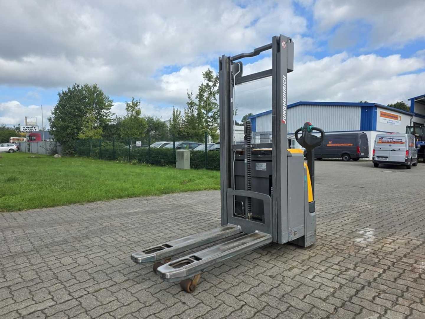 Used Forklift Jungheinrich EJC112z Aukšto kėlimo krautuvas su grąžulu (Image 5)