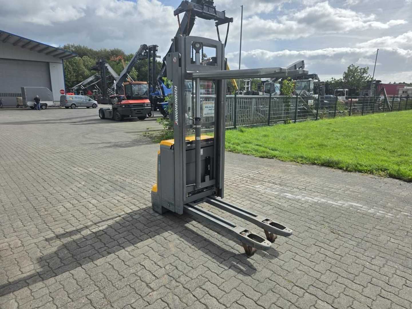 Used Forklift Jungheinrich EJC112z Aukšto kėlimo krautuvas su grąžulu (Image 8)
