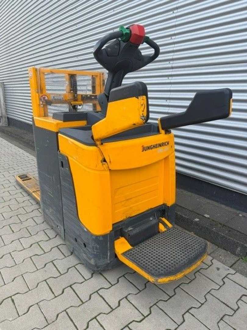 Used Forklift Jungheinrich ERD220 Aukšto kėlimo krautuvas su grąžulu (Image 3) Used Forklift Jungheinrich ERD220 Aukšto kėlimo krautuvas su grąžulu (Image 3)