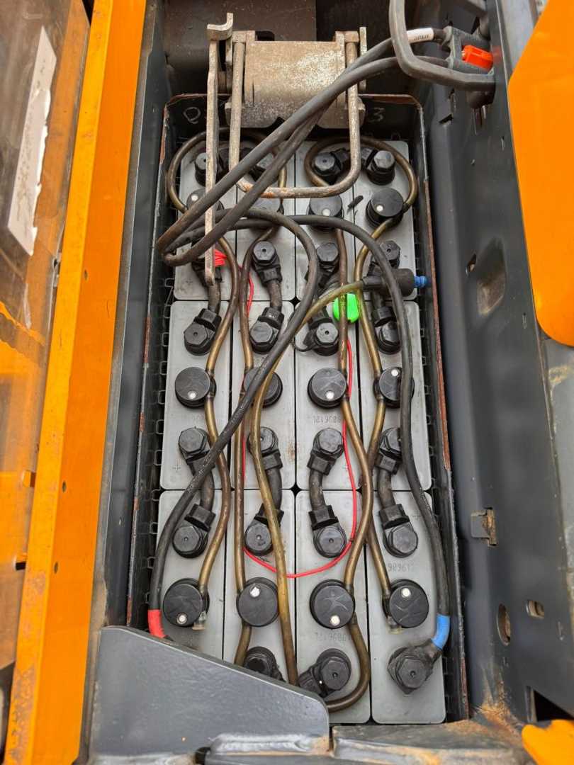 Used Forklift Jungheinrich ERC 214 Baujahr 2012 HH 4,3M / Akku 2021 Aukšto kėlimo krautuvas su grąžulu (Image 6) Used Forklift Jungheinrich ERC 214 Baujahr 2012 HH 4,3M / Akku 2021 Aukšto kėlimo krautuvas su grąžulu (Image 6)