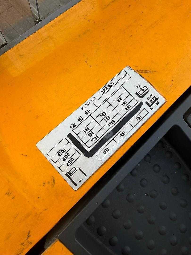 Used Forklift Jungheinrich EJC 112 Aukšto kėlimo krautuvas su grąžulu (Image 4) Used Forklift Jungheinrich EJC 112 Aukšto kėlimo krautuvas su grąžulu (Image 4)