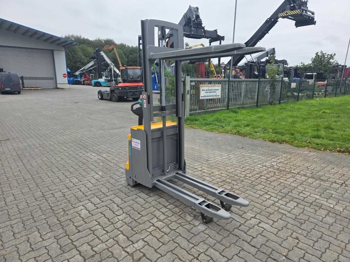 Used Forklift Jungheinrich EJD120Li Aukšto kėlimo krautuvas su grąžulu (Image 1)