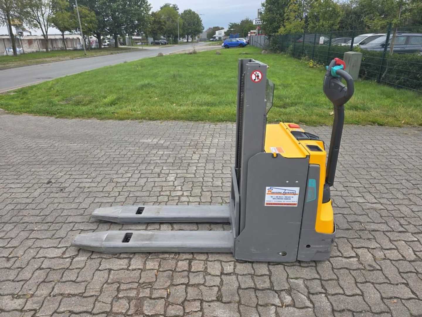 Used Forklift Jungheinrich EJD120Li Aukšto kėlimo krautuvas su grąžulu (Image 2)