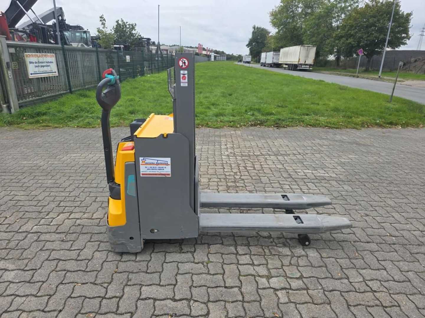 Used Forklift Jungheinrich EJD120Li Aukšto kėlimo krautuvas su grąžulu (Image 5)