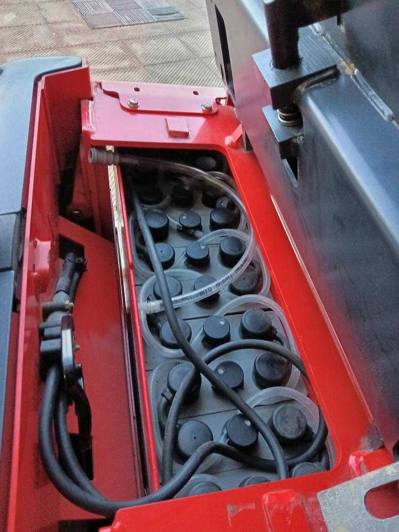 Used Forklift Linde L14 Aukšto kėlimo krautuvas su grąžulu (Image 4) Used Forklift Linde L14 Aukšto kėlimo krautuvas su grąžulu (Image 4)