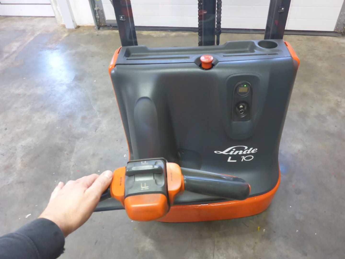 Used Forklift Linde L10 Aukšto kėlimo krautuvas su grąžulu (Image 3) Used Forklift Linde L10 Aukšto kėlimo krautuvas su grąžulu (Image 3)