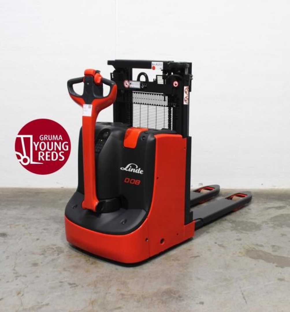 Used Forklift Linde D 08 1160-01 Aukšto kėlimo krautuvas su grąžulu (Image 1) Used Forklift Linde D 08 1160-01 Aukšto kėlimo krautuvas su grąžulu (Image 1)
