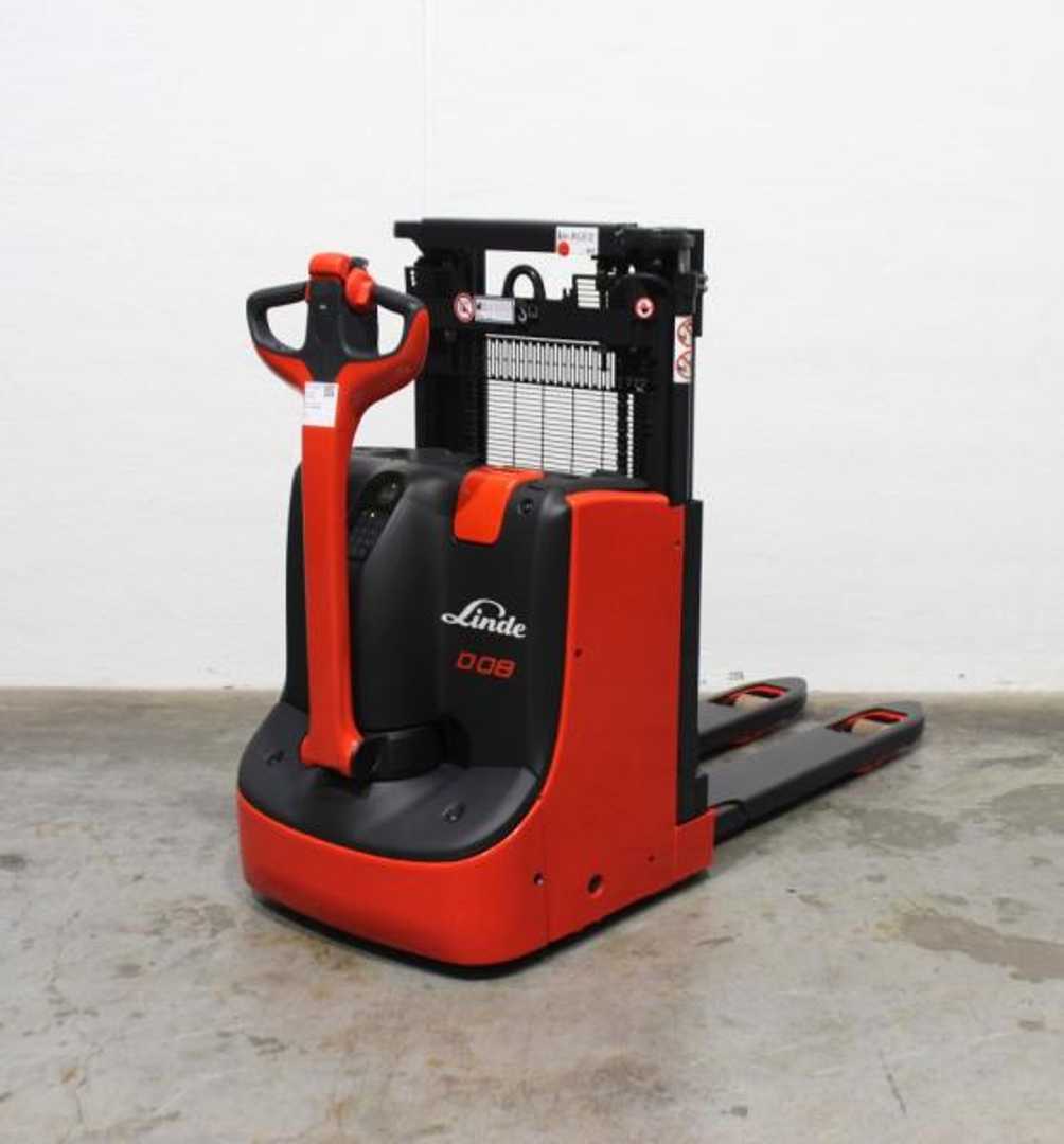 Used Forklift Linde D 08 1160-01 Aukšto kėlimo krautuvas su grąžulu (Image 6) Used Forklift Linde D 08 1160-01 Aukšto kėlimo krautuvas su grąžulu (Image 6)