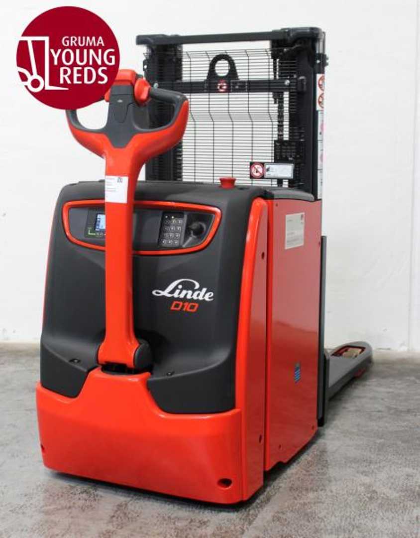 Used Forklift Linde D 10 1163 Aukšto kėlimo krautuvas su grąžulu (Image 1) Used Forklift Linde D 10 1163 Aukšto kėlimo krautuvas su grąžulu (Image 1)