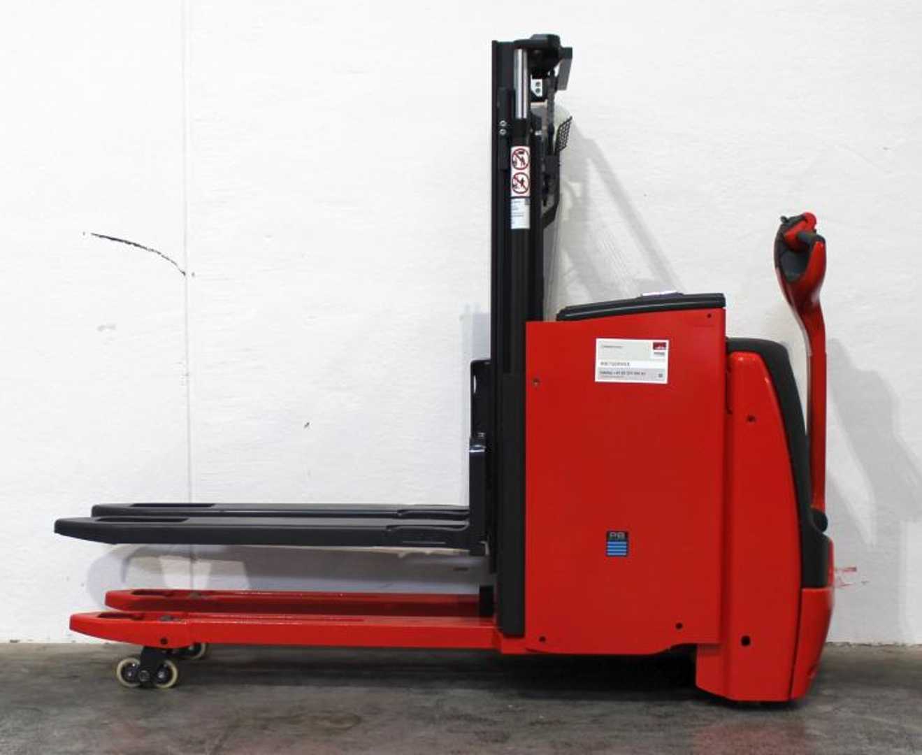 Used Forklift Linde D 10 1163 Aukšto kėlimo krautuvas su grąžulu (Image 4) Used Forklift Linde D 10 1163 Aukšto kėlimo krautuvas su grąžulu (Image 4)