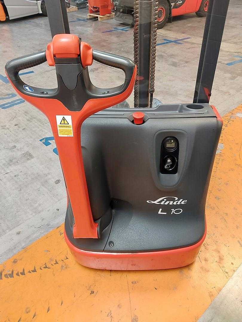 Used Forklift Linde L10 Aukšto kėlimo krautuvas su grąžulu (Image 3) Used Forklift Linde L10 Aukšto kėlimo krautuvas su grąžulu (Image 3)
