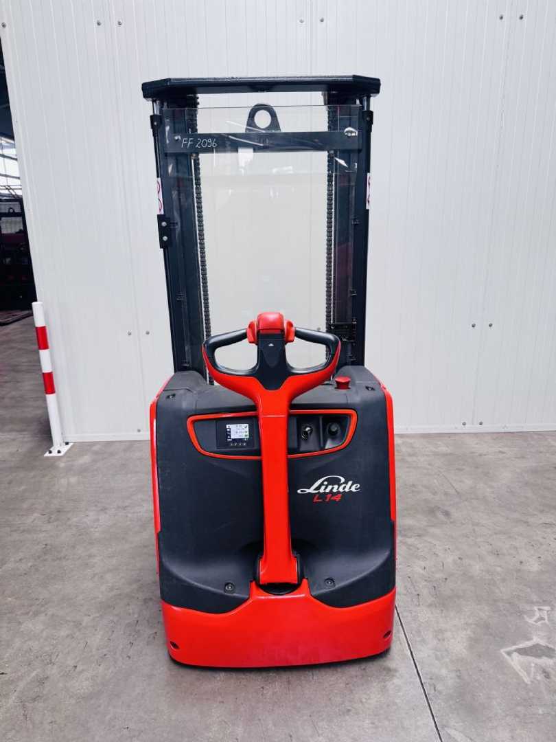 Used Forklift Linde L 14 i Batterie Bj.21 Aukšto kėlimo krautuvas su grąžulu (Image 2) Used Forklift Linde L 14 i Batterie Bj.21 Aukšto kėlimo krautuvas su grąžulu (Image 2)