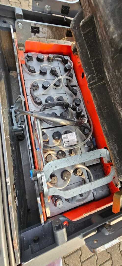 Used Forklift Linde D 12 SP Aukšto kėlimo krautuvas su grąžulu (Image 7) Used Forklift Linde D 12 SP Aukšto kėlimo krautuvas su grąžulu (Image 7)