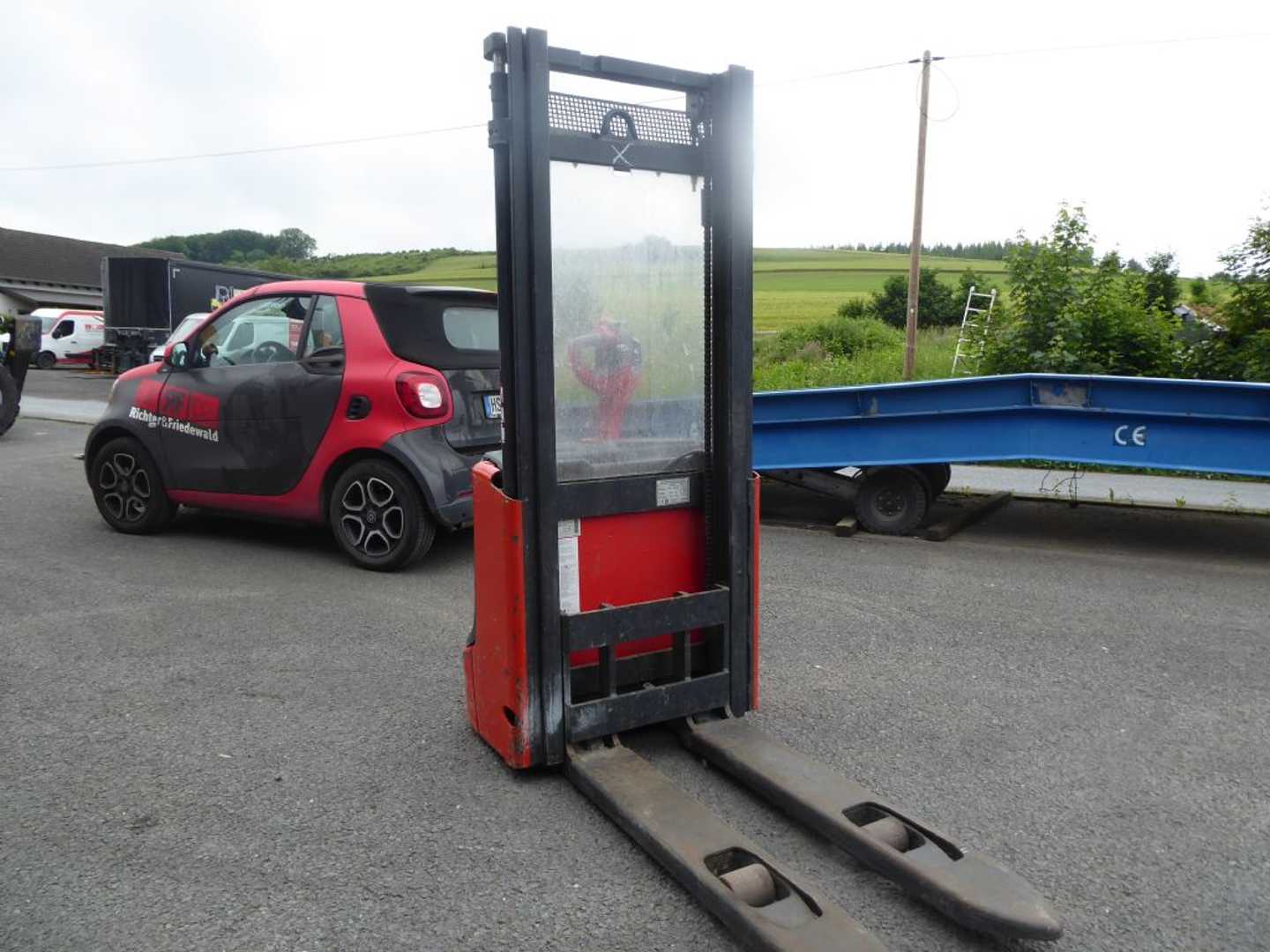 Used Forklift Linde L12L Aukšto kėlimo krautuvas su grąžulu (Image 1) Used Forklift Linde L12L Aukšto kėlimo krautuvas su grąžulu (Image 1)