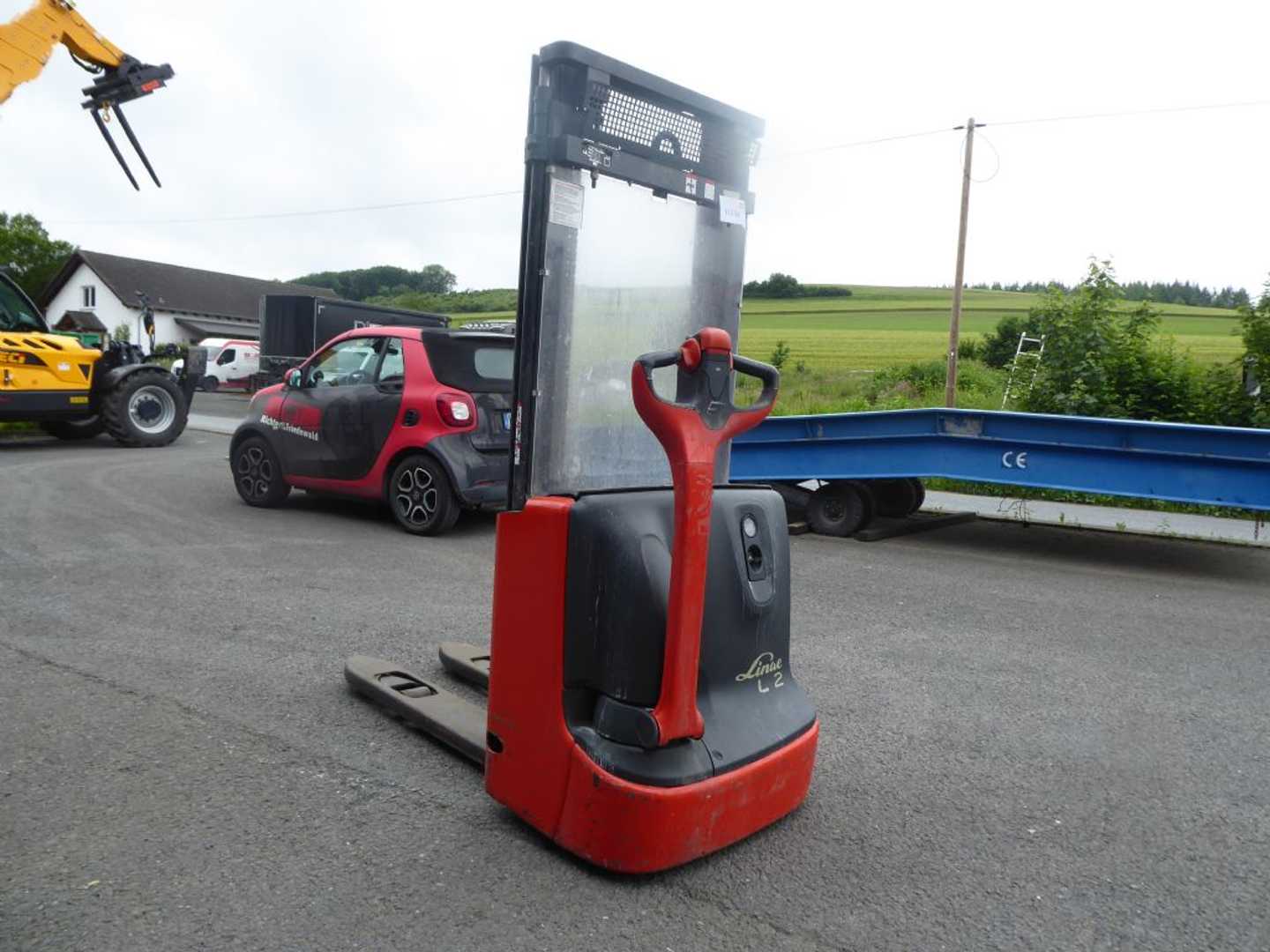Used Forklift Linde L12L Aukšto kėlimo krautuvas su grąžulu (Image 4) Used Forklift Linde L12L Aukšto kėlimo krautuvas su grąžulu (Image 4)
